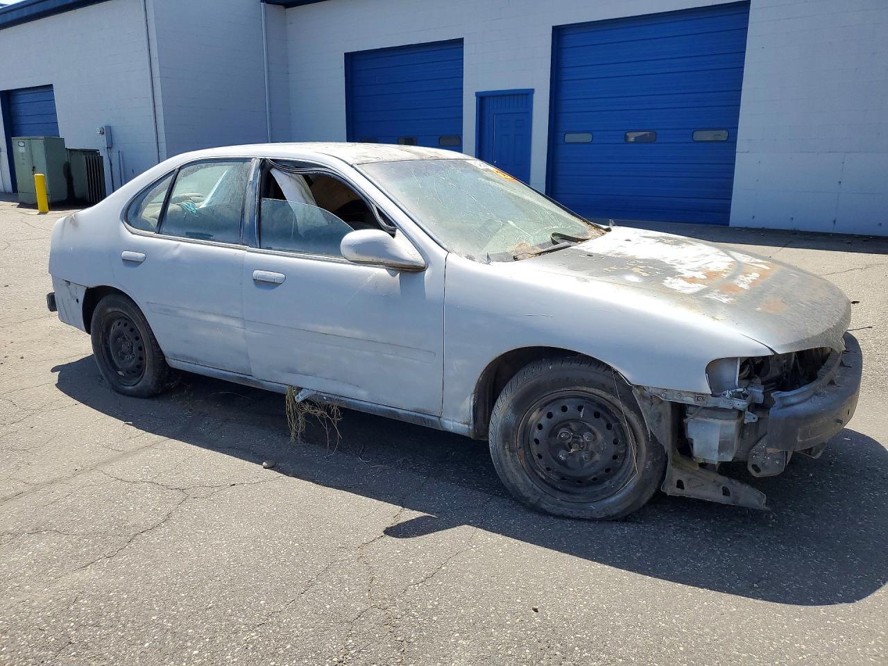 2001 NISSAN ALTIMA