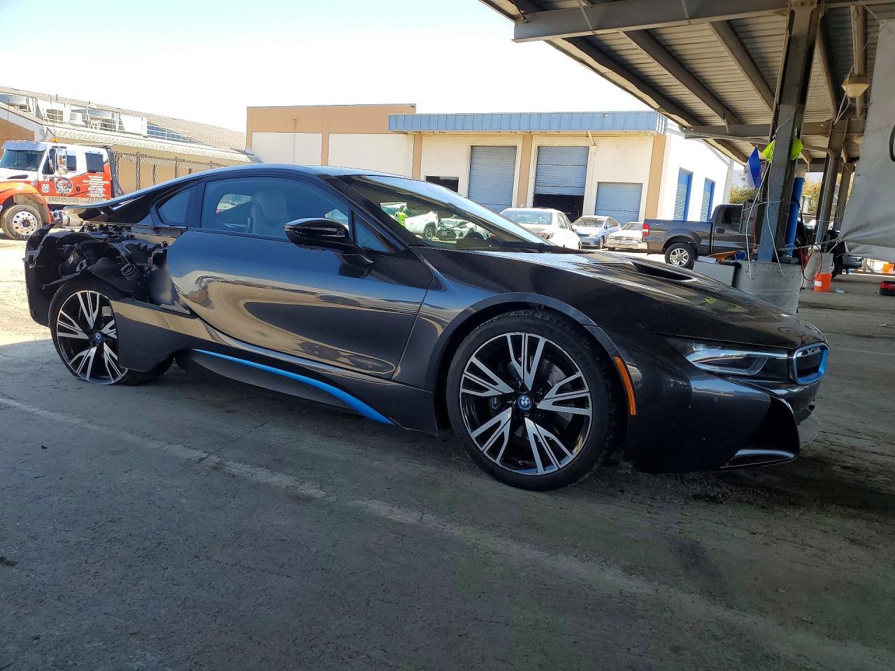2014 BMW i8