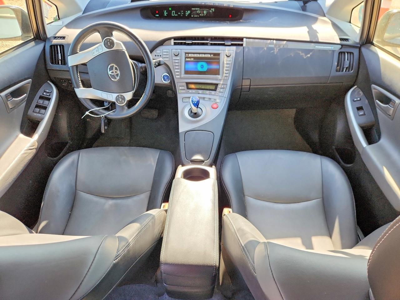 2014 TOYOTA Prius Plug-In