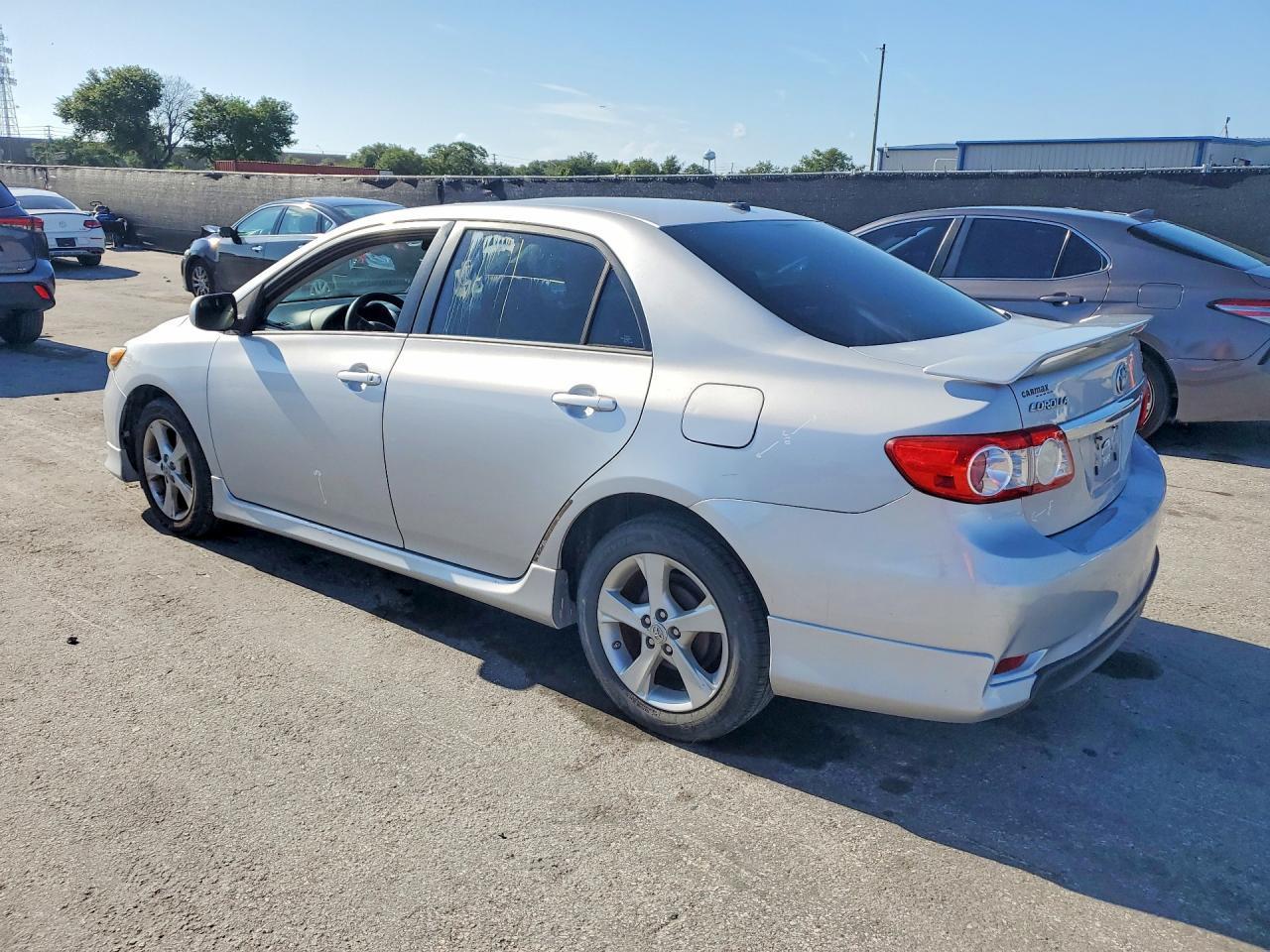 2011 TOYOTA COROLLA