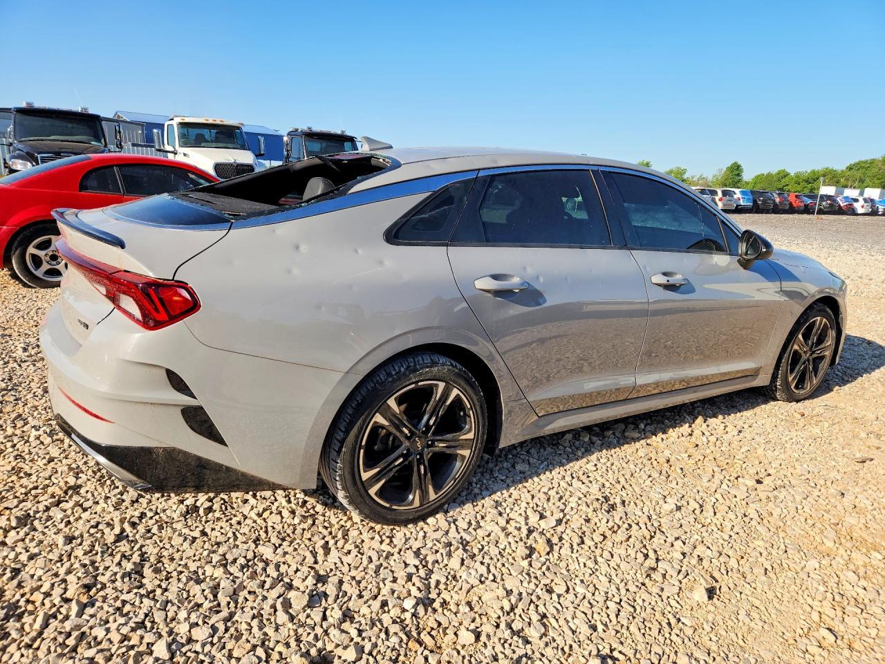 2022 KIA K5