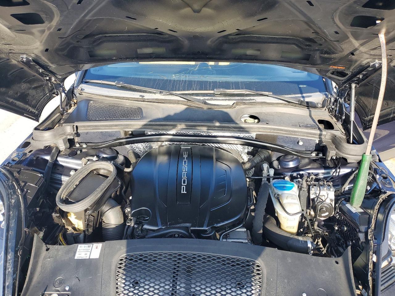 2018 PORSCHE Macan