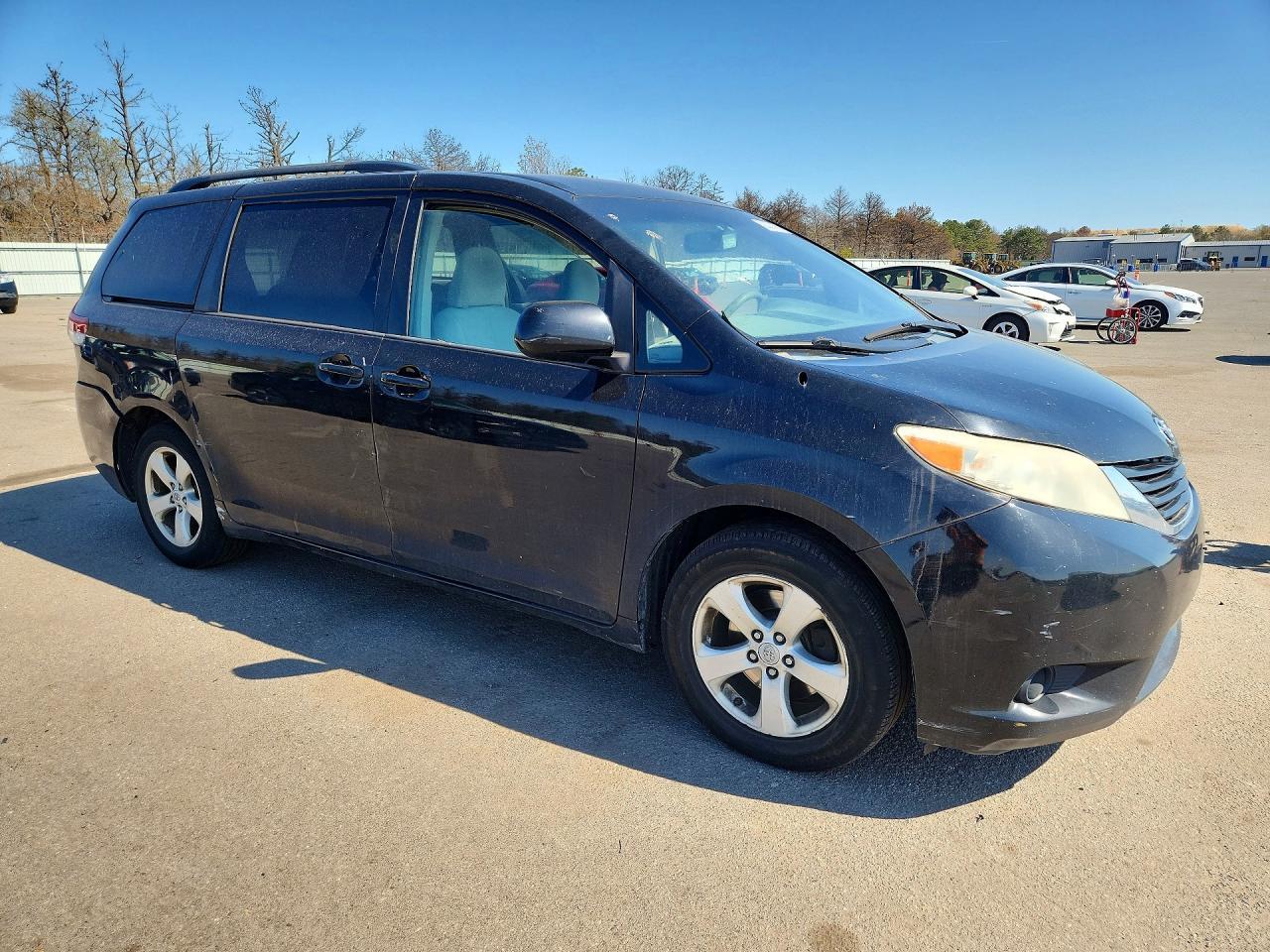 2012 TOYOTA SIENNA