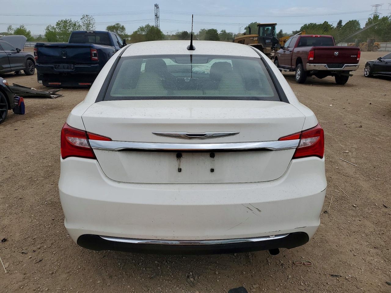 2011 CHRYSLER 200