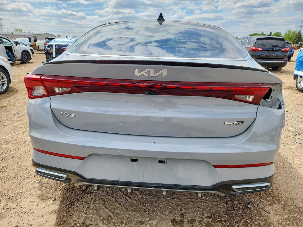 2022 KIA K5