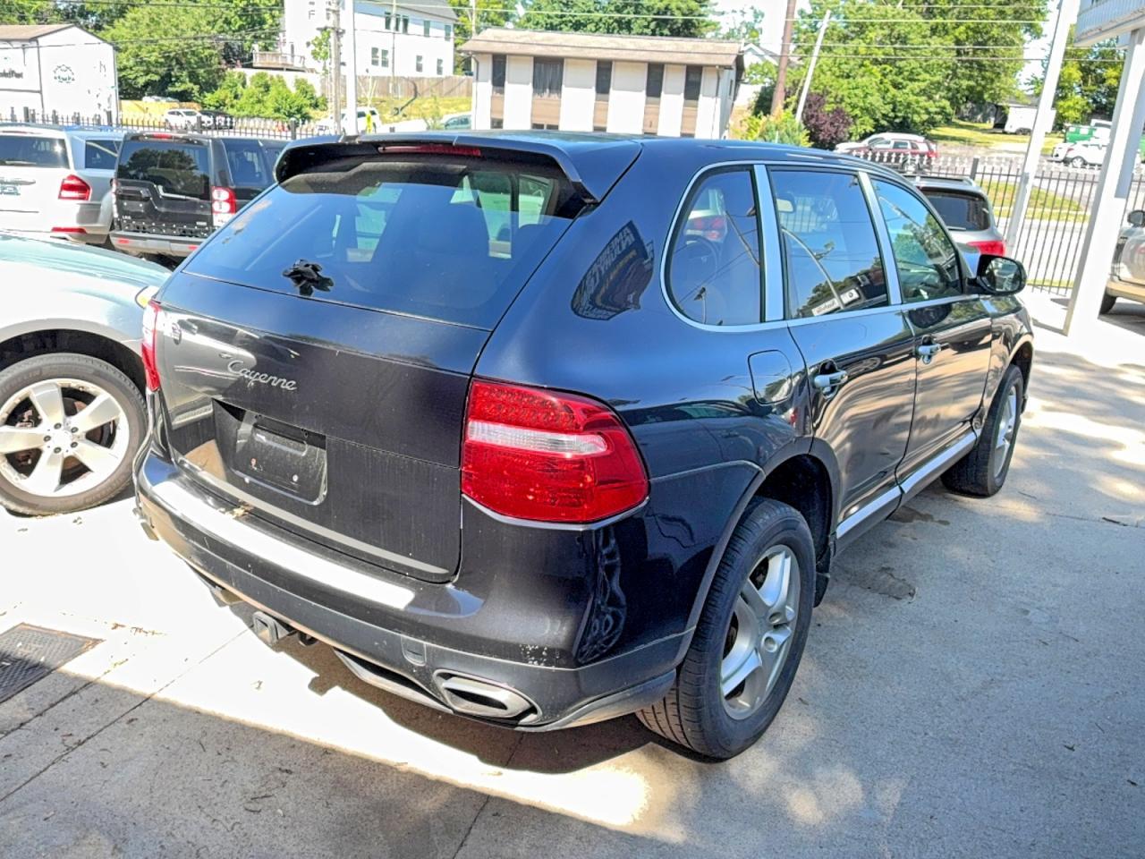 2010 PORSCHE CAYENNE