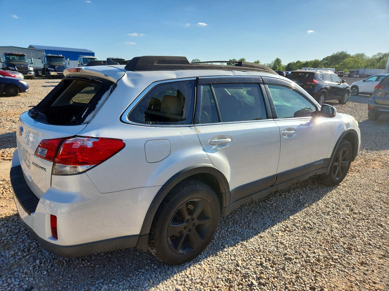 2013 SUBARU Outback
