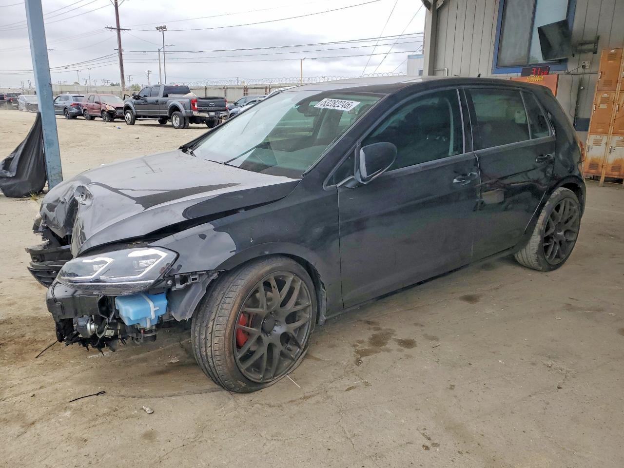 2017 VOLKSWAGEN GOLF