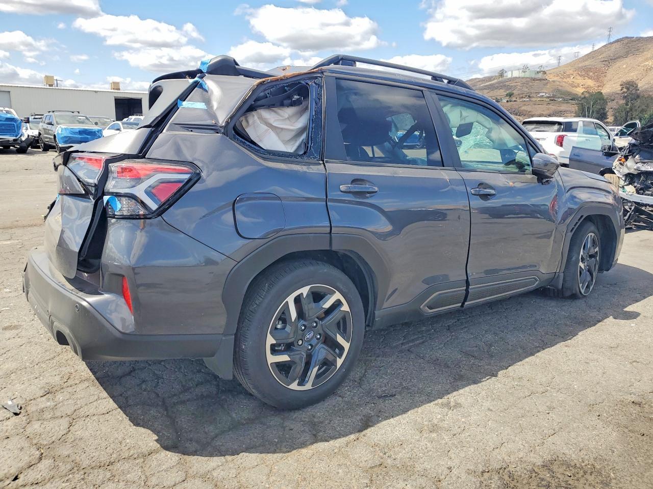2025 SUBARU FORESTER