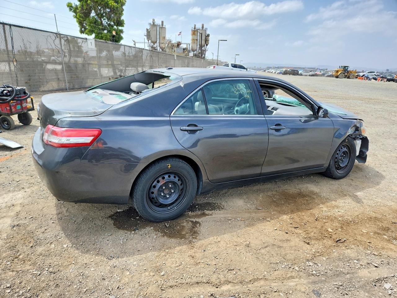 2011 TOYOTA CAMRY