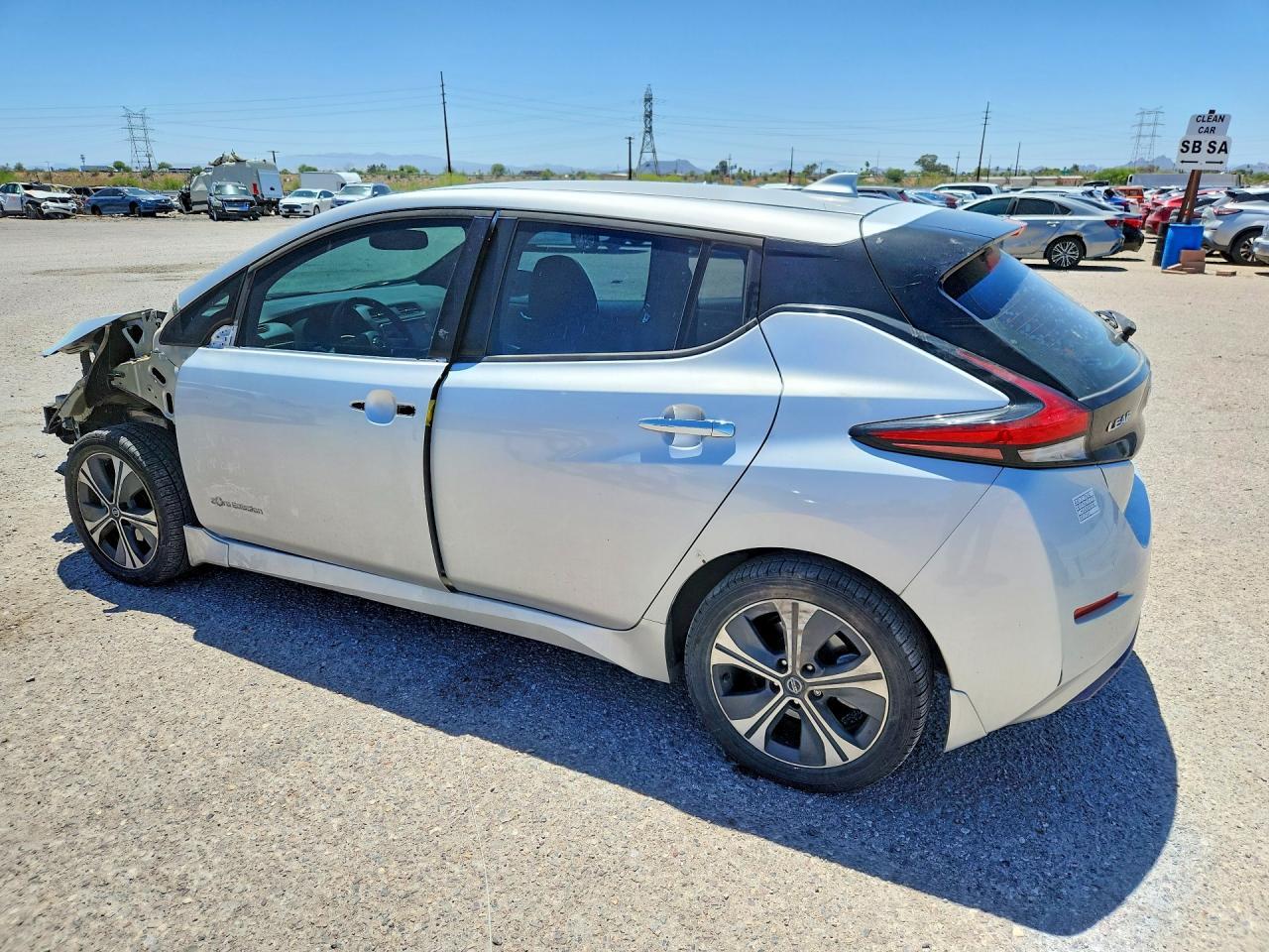 2019 NISSAN LEAF