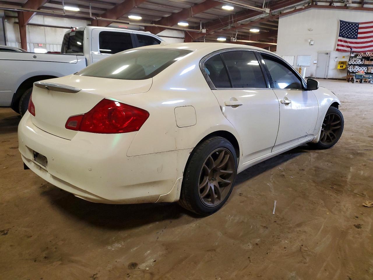 2013 INFINITI G37