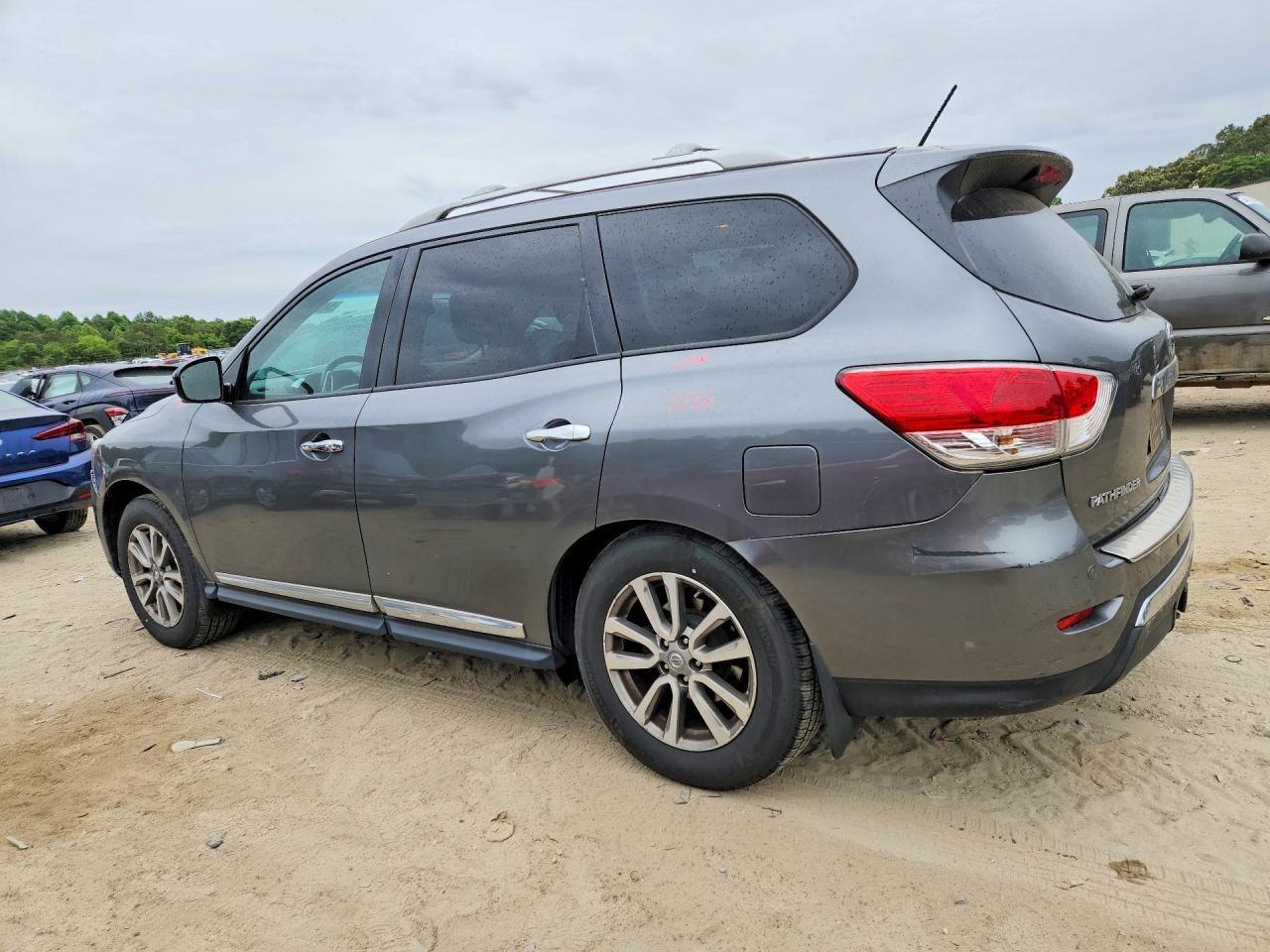 2015 NISSAN PATHFINDER