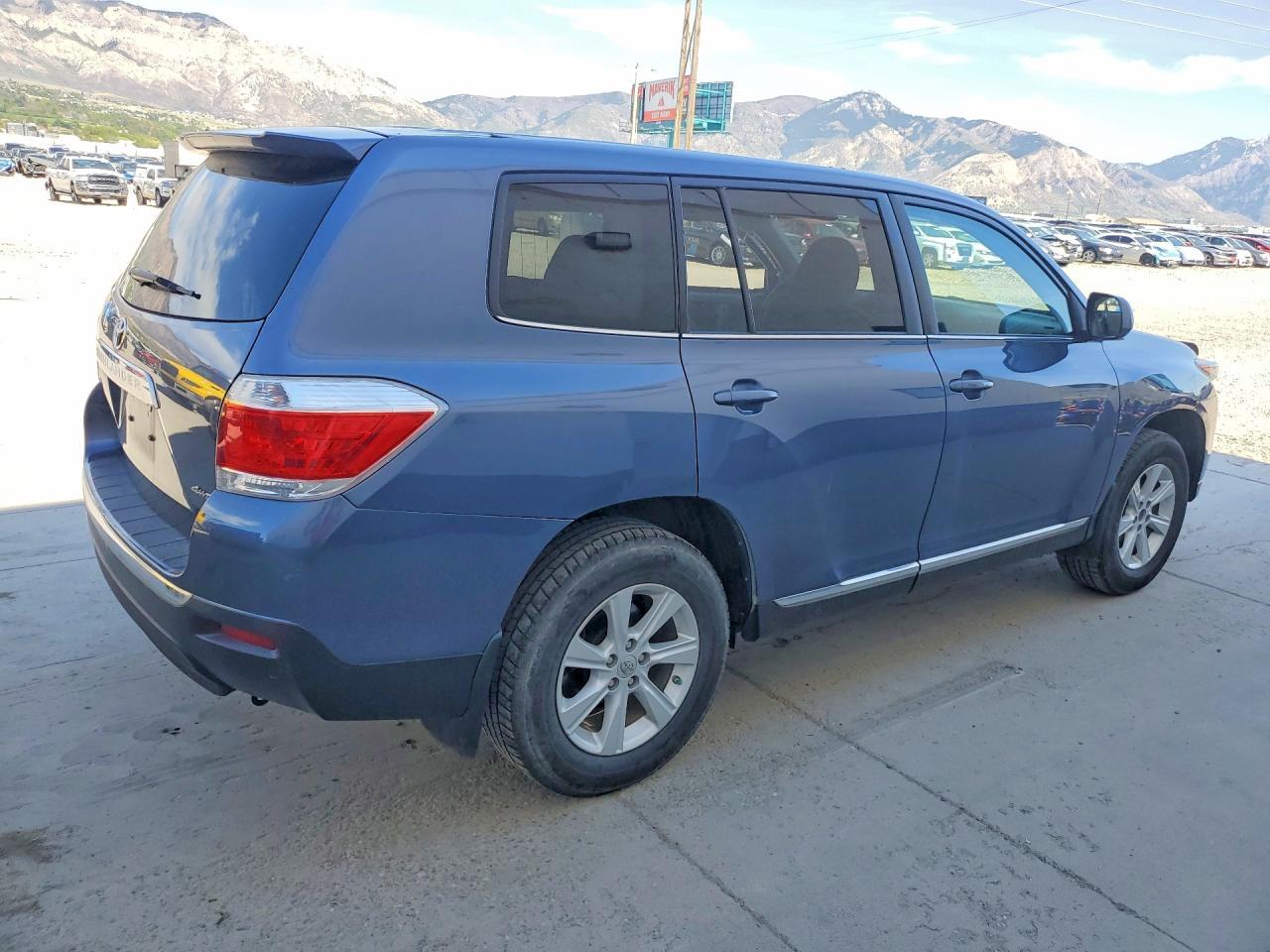 2013 TOYOTA HIGHLANDER