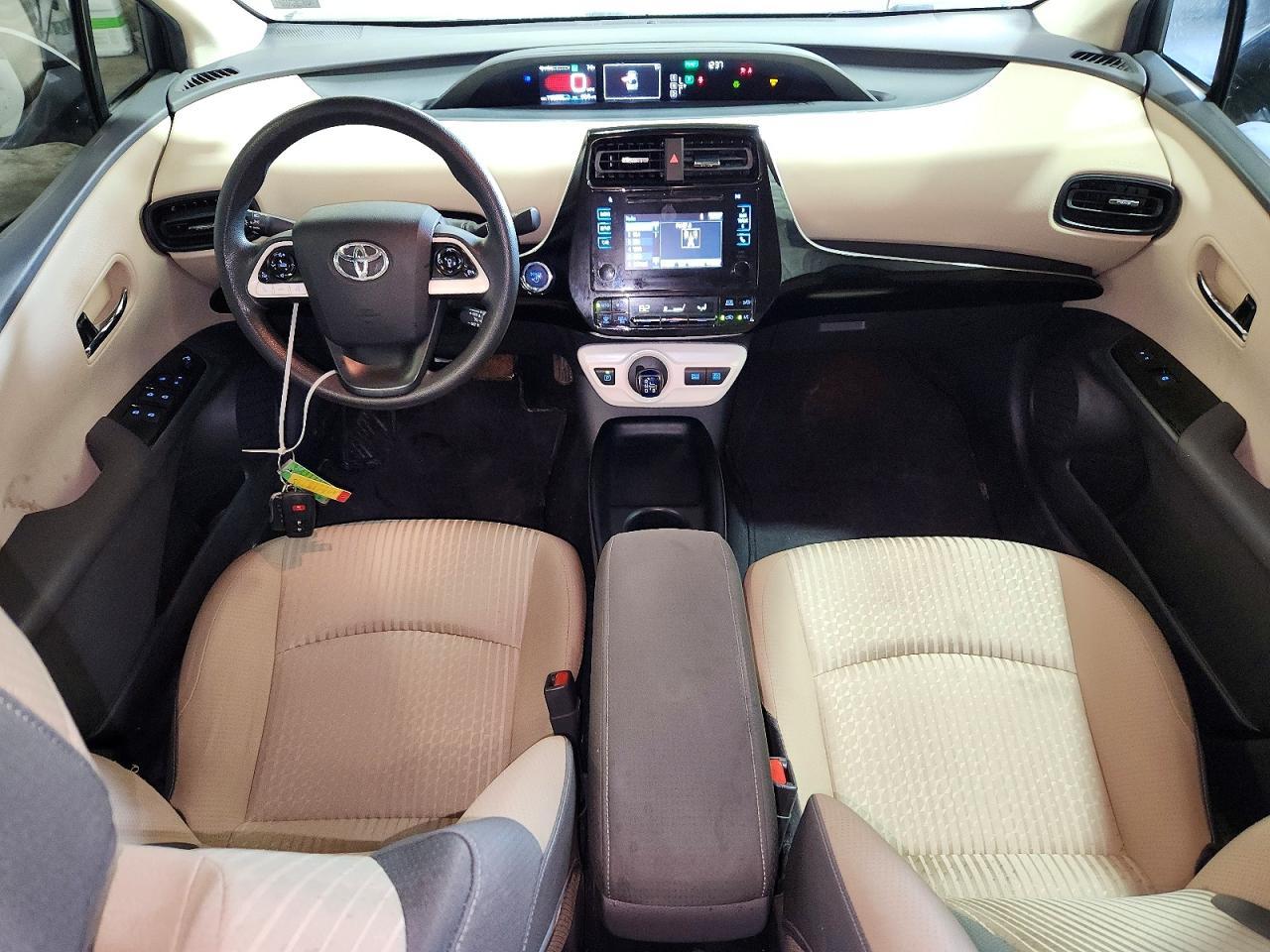 2016 TOYOTA PRIUS