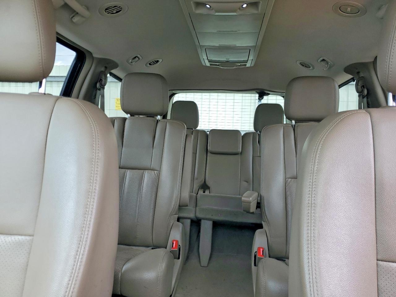 2012 CHRYSLER Town & Country