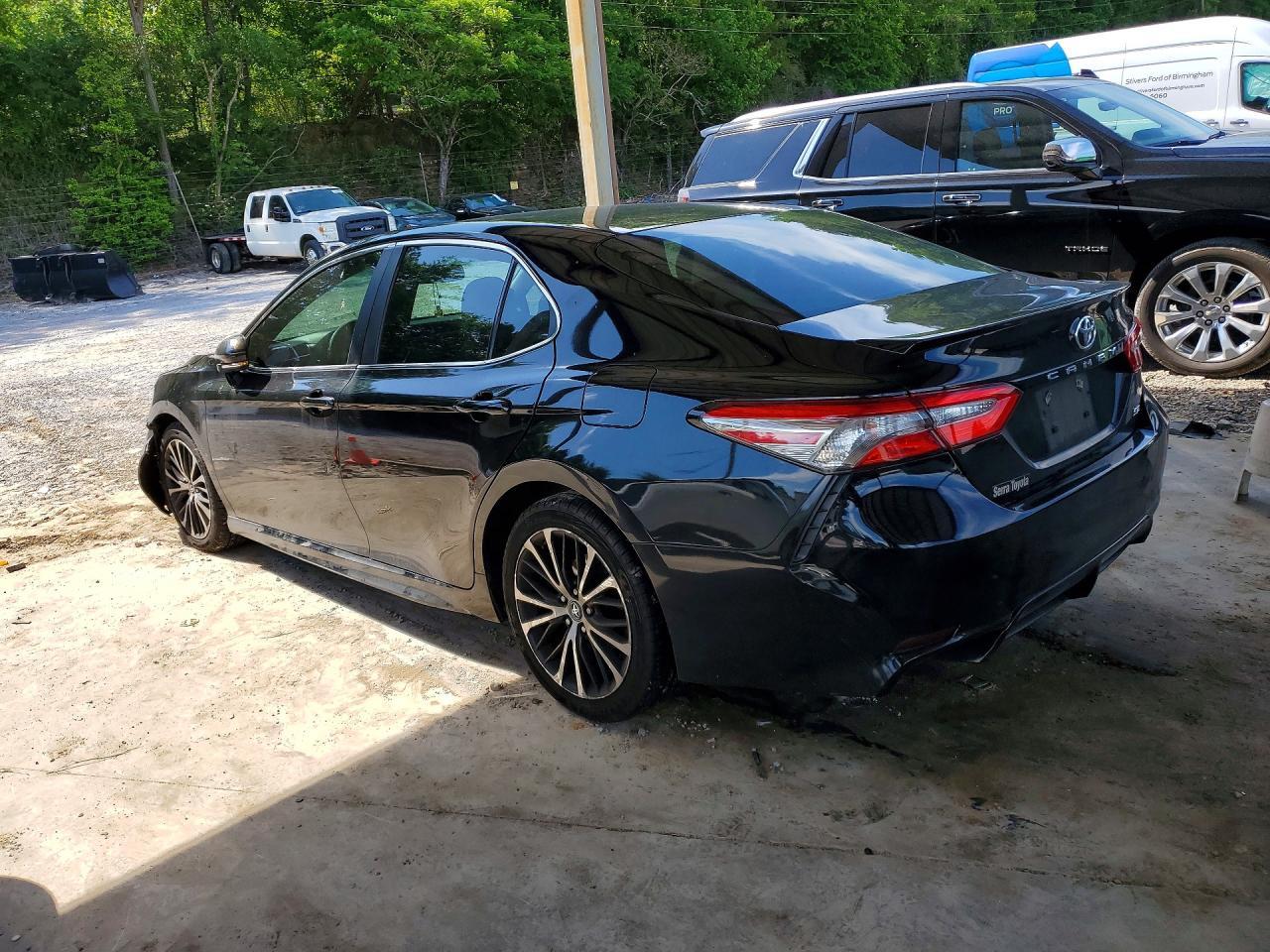 2018 TOYOTA CAMRY