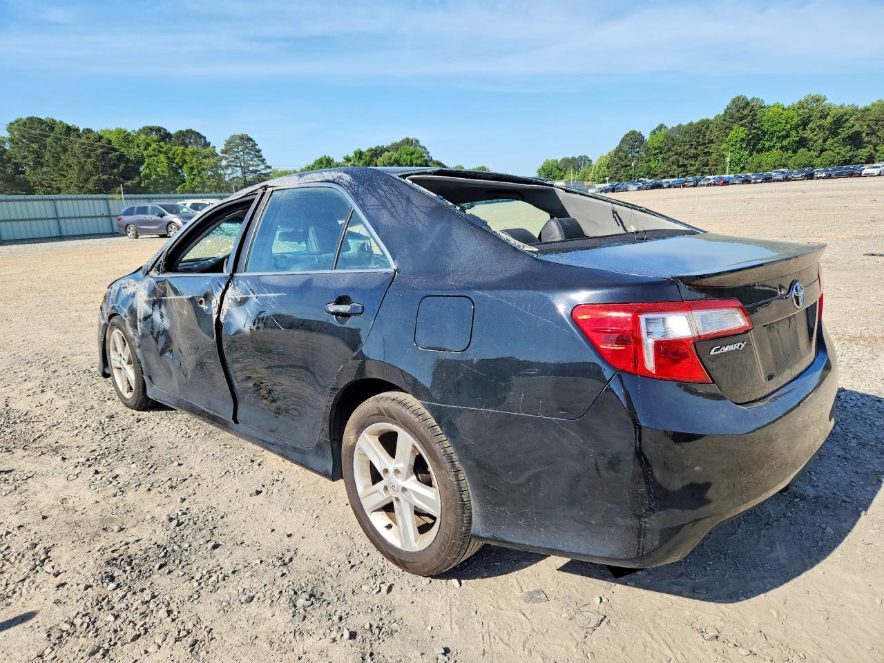 2014 TOYOTA CAMRY