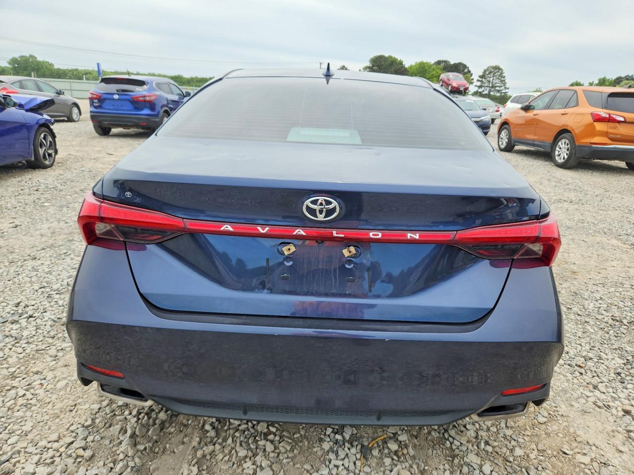 2019 TOYOTA Avalon