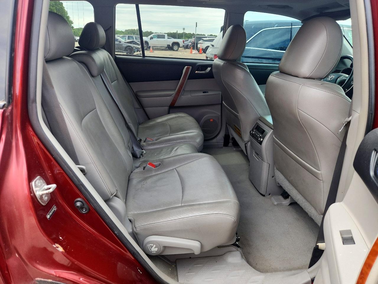2010 TOYOTA HIGHLANDER
