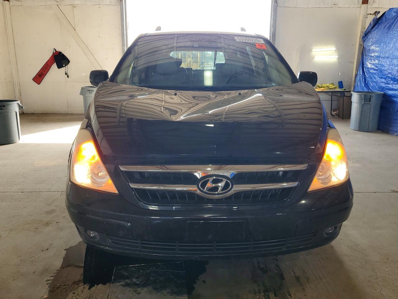 2007 HYUNDAI Entourage