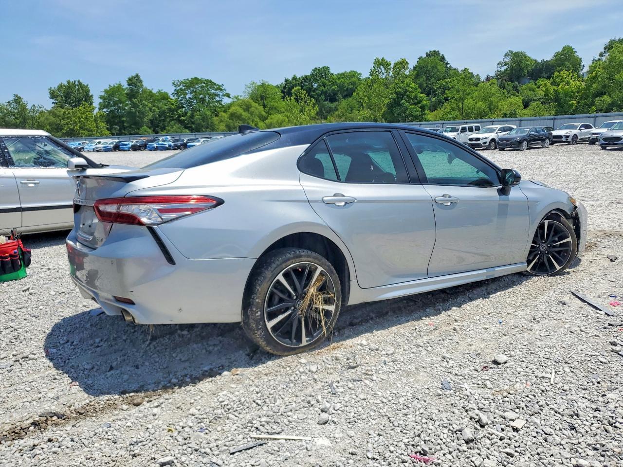 2018 TOYOTA CAMRY
