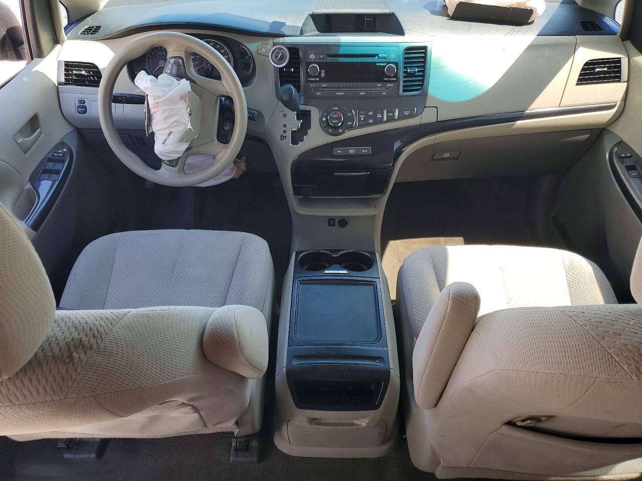 2013 TOYOTA SIENNA