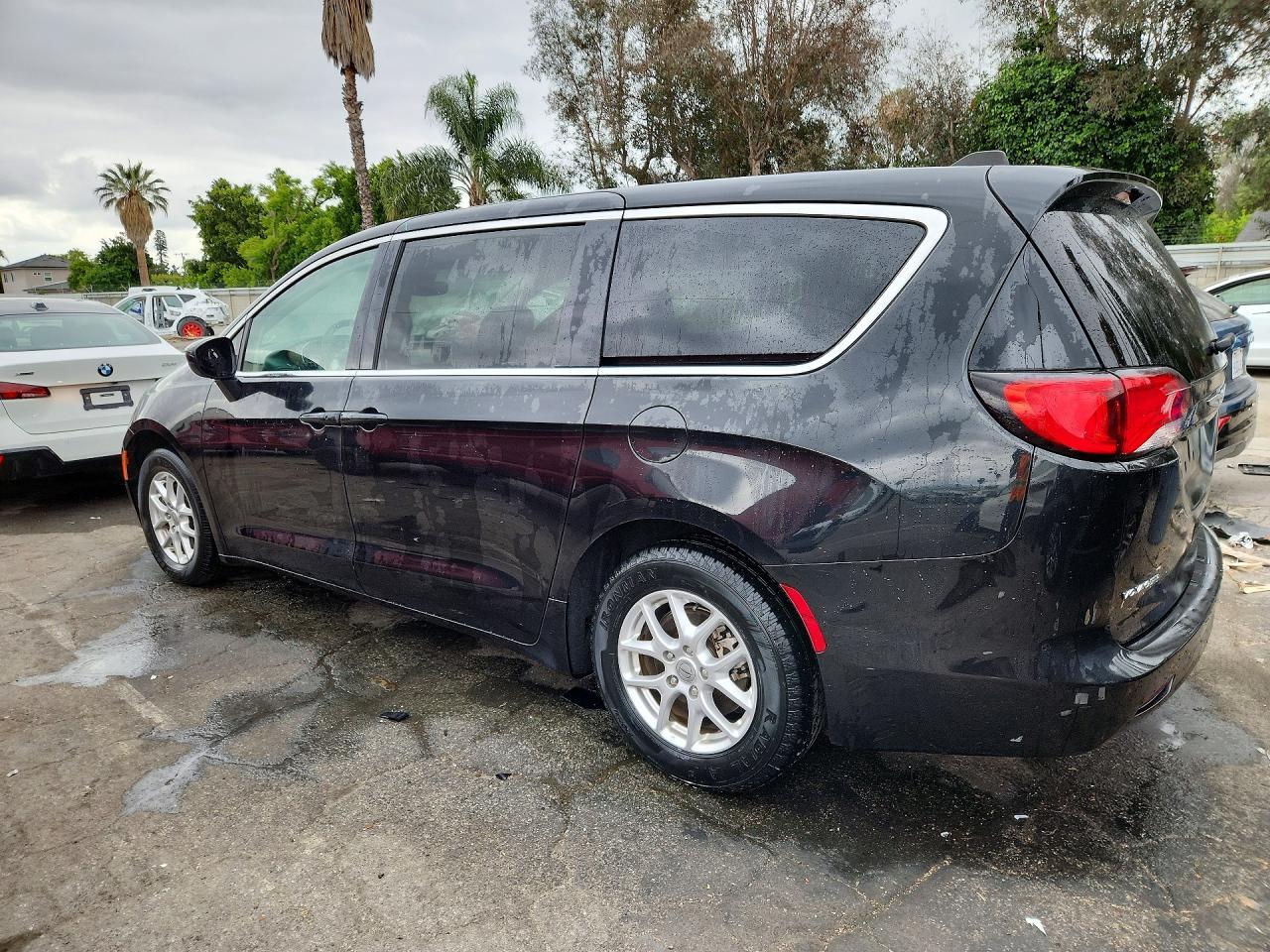 2023 CHRYSLER Voyager