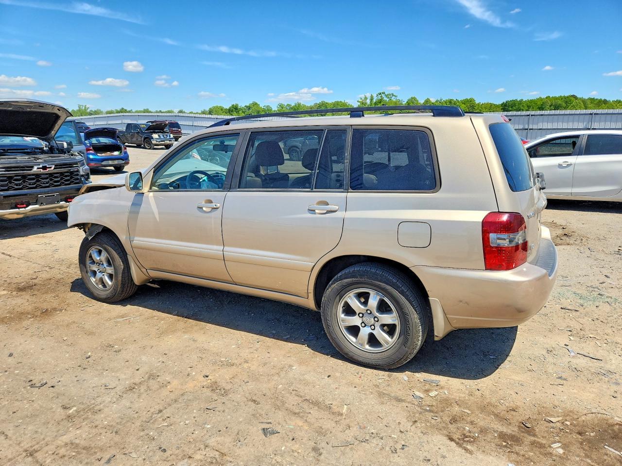 2004 TOYOTA HIGHLANDER