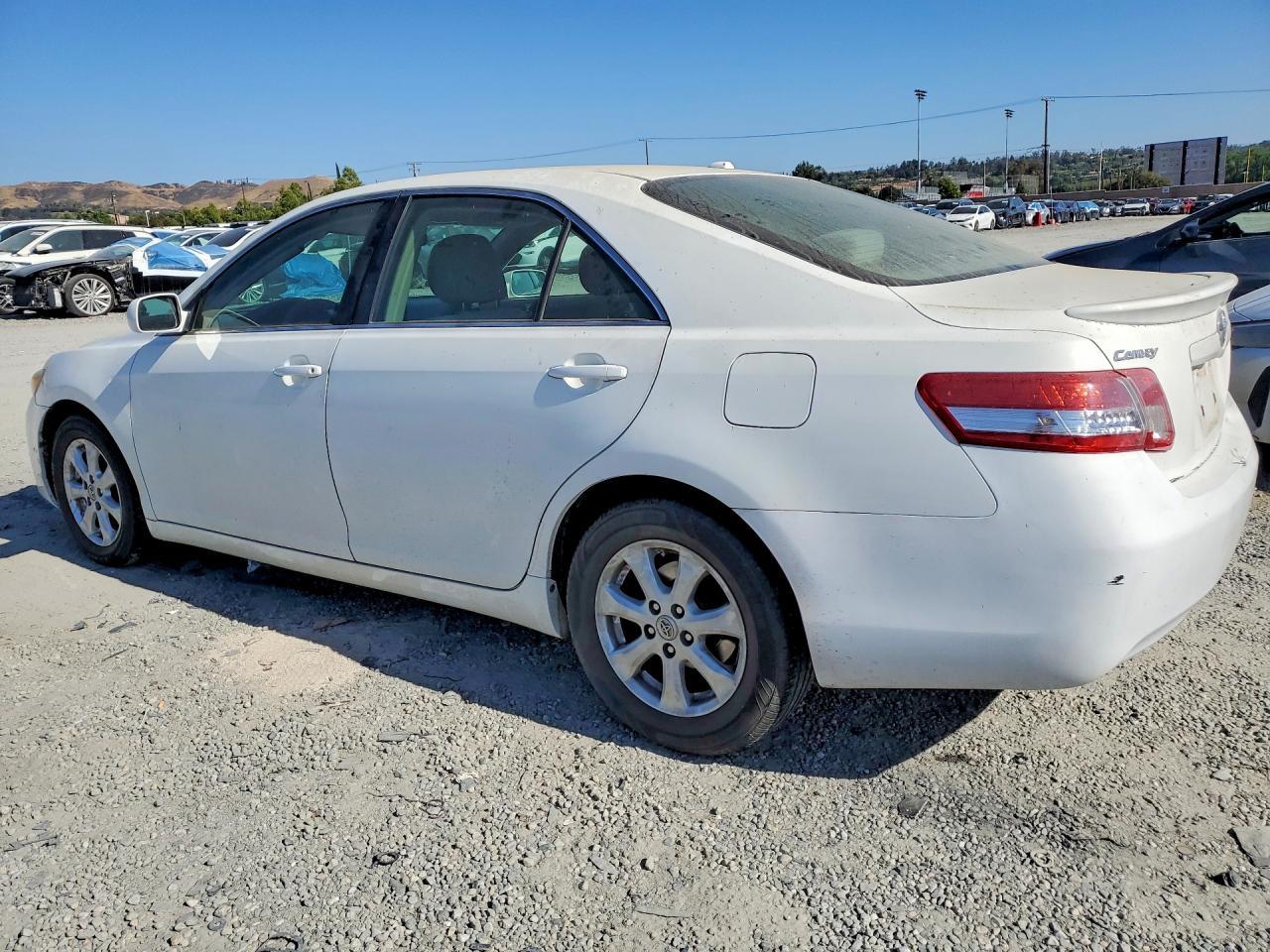 2011 TOYOTA CAMRY