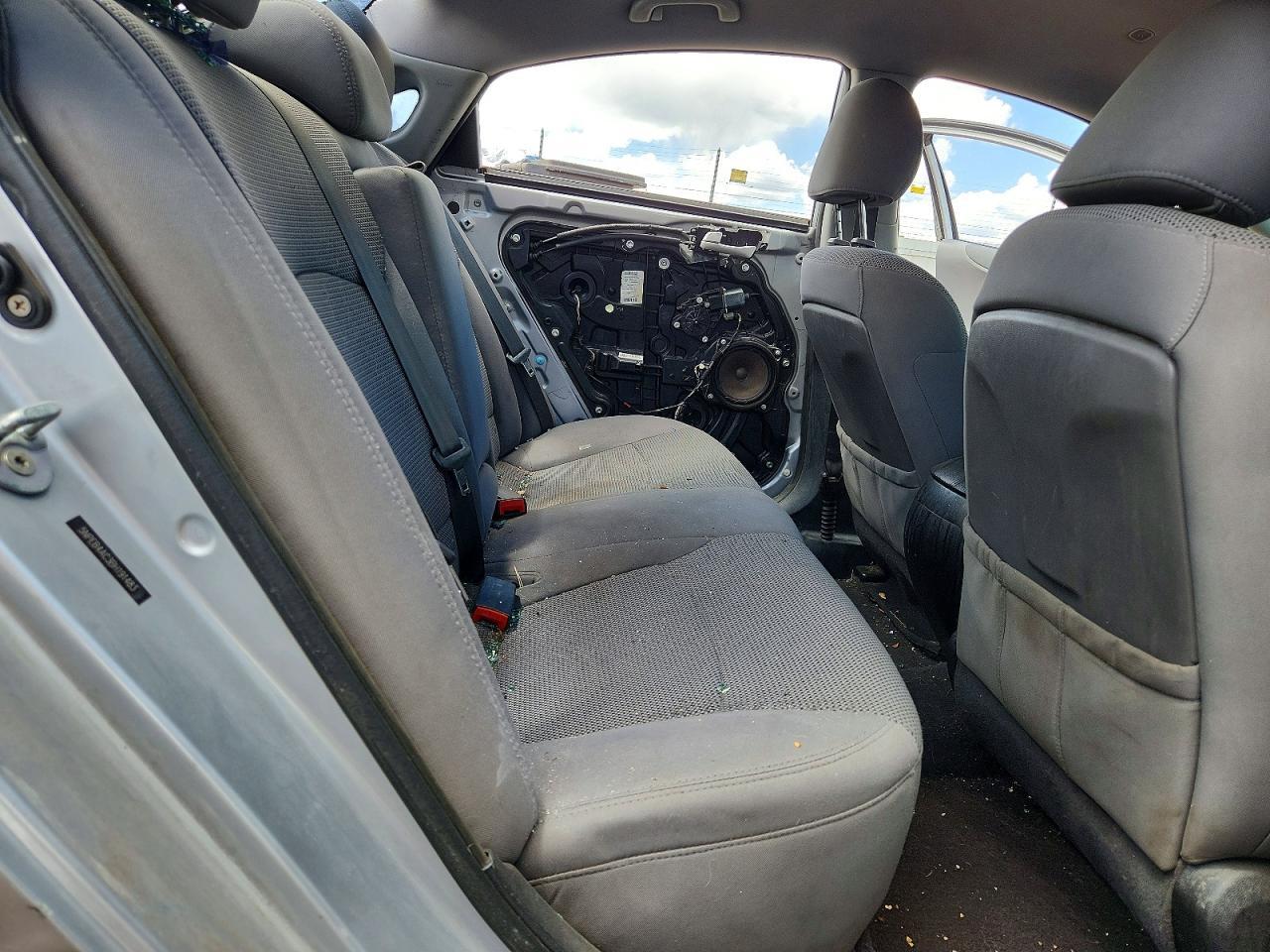 2011 HYUNDAI SONATA
