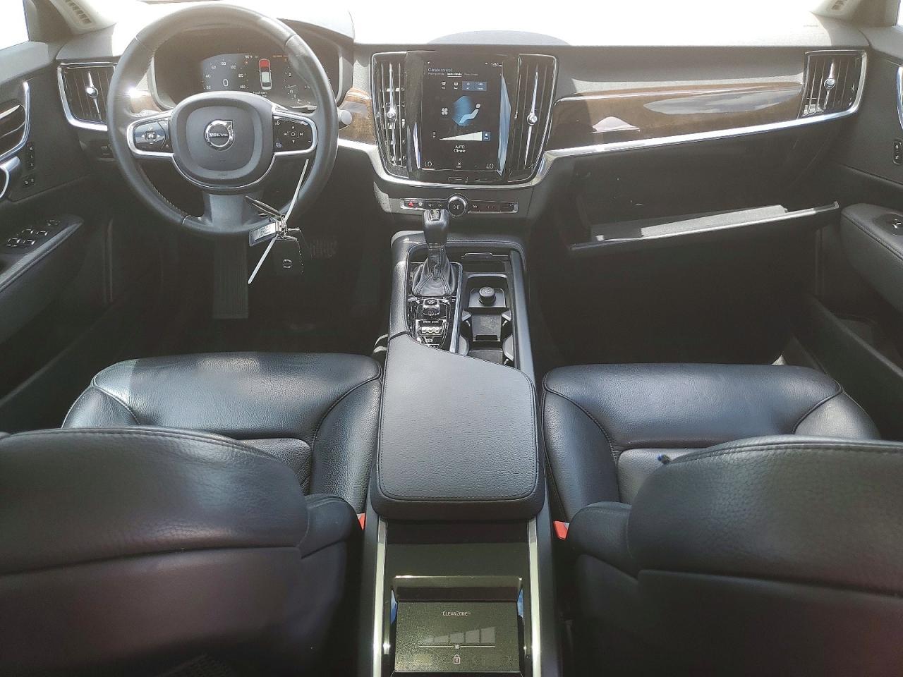 2018 VOLVO S90