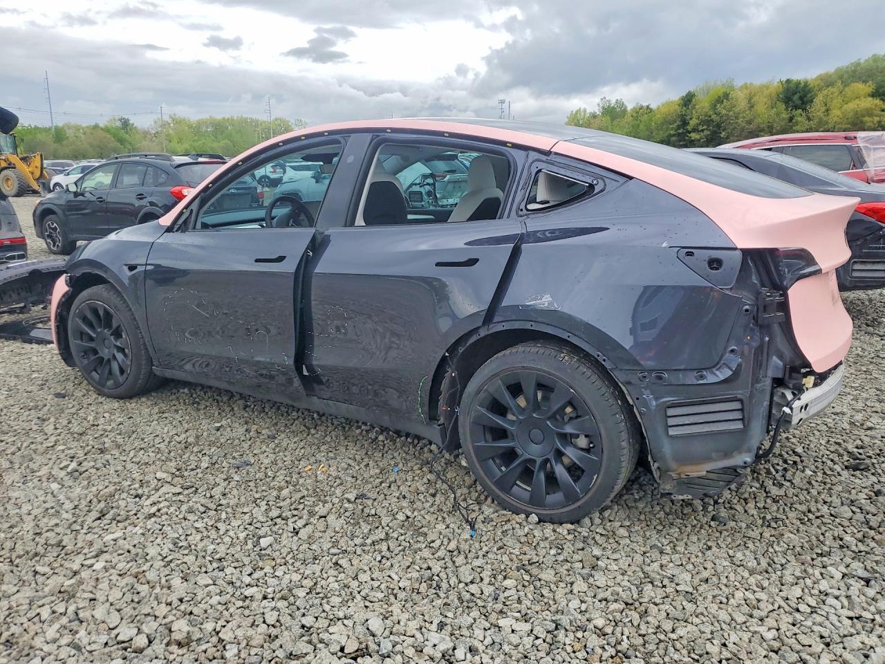 2024 TESLA MODEL Y