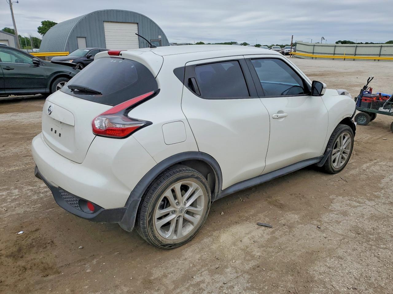 2015 NISSAN Juke