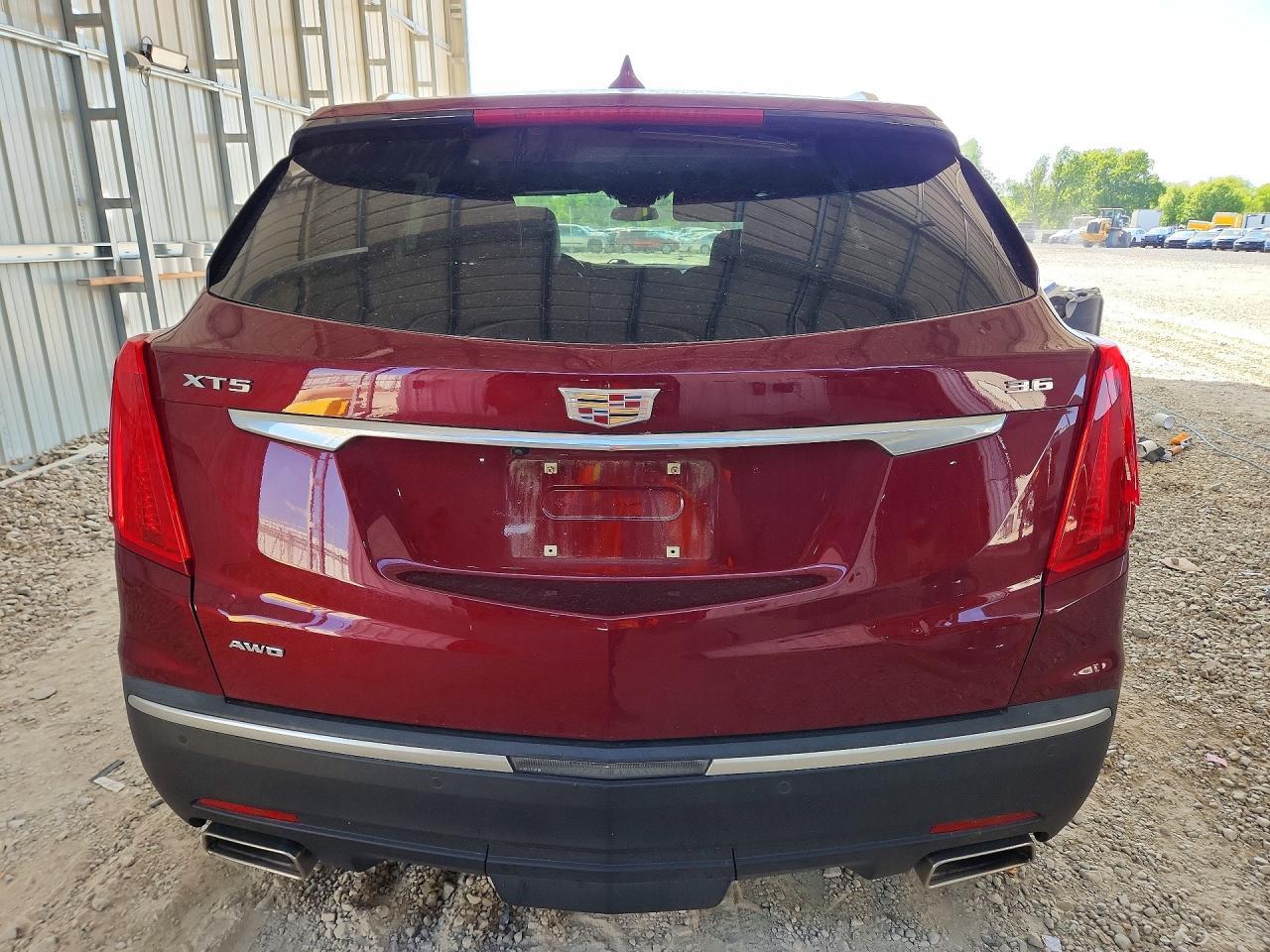 2018 CADILLAC XT5
