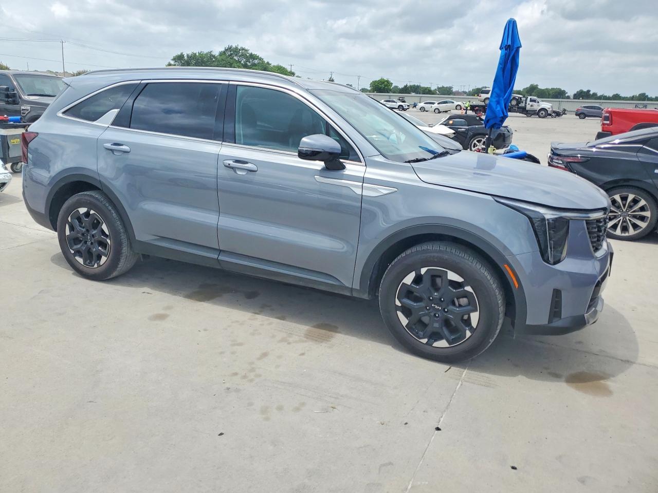 2025 KIA SORENTO