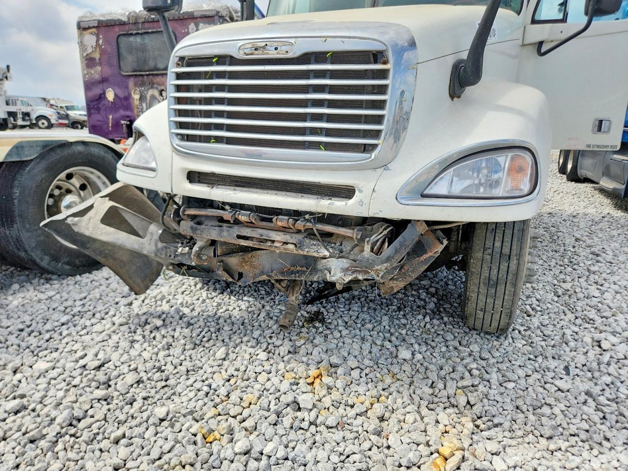 2006 FREIGHTLINER Columbia