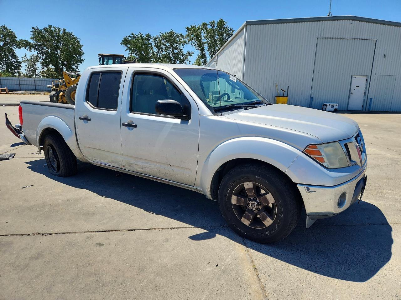 2011 NISSAN Frontier