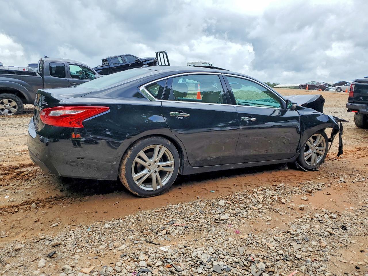 2016 NISSAN ALTIMA