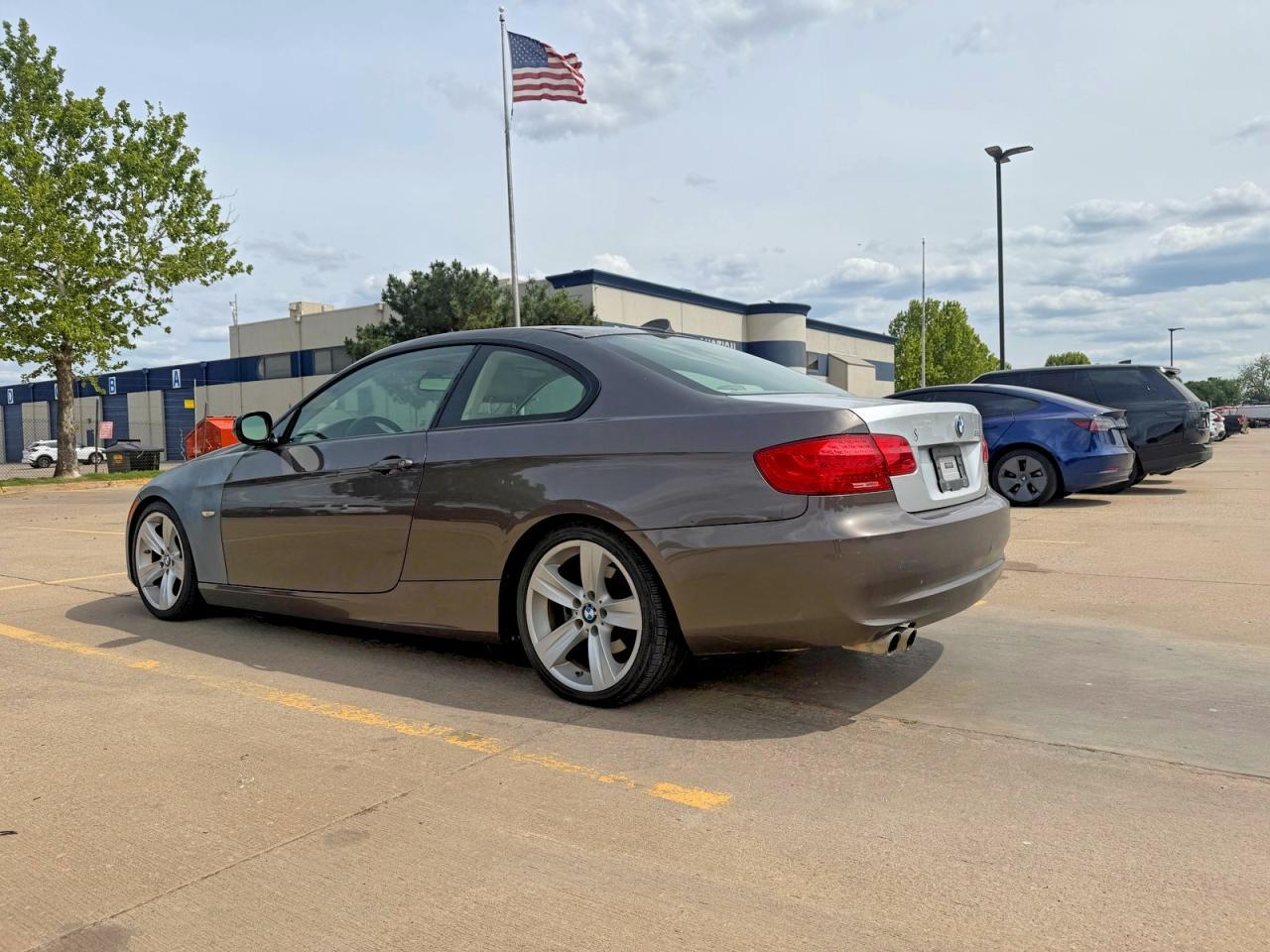 2011 BMW 3 SERIES