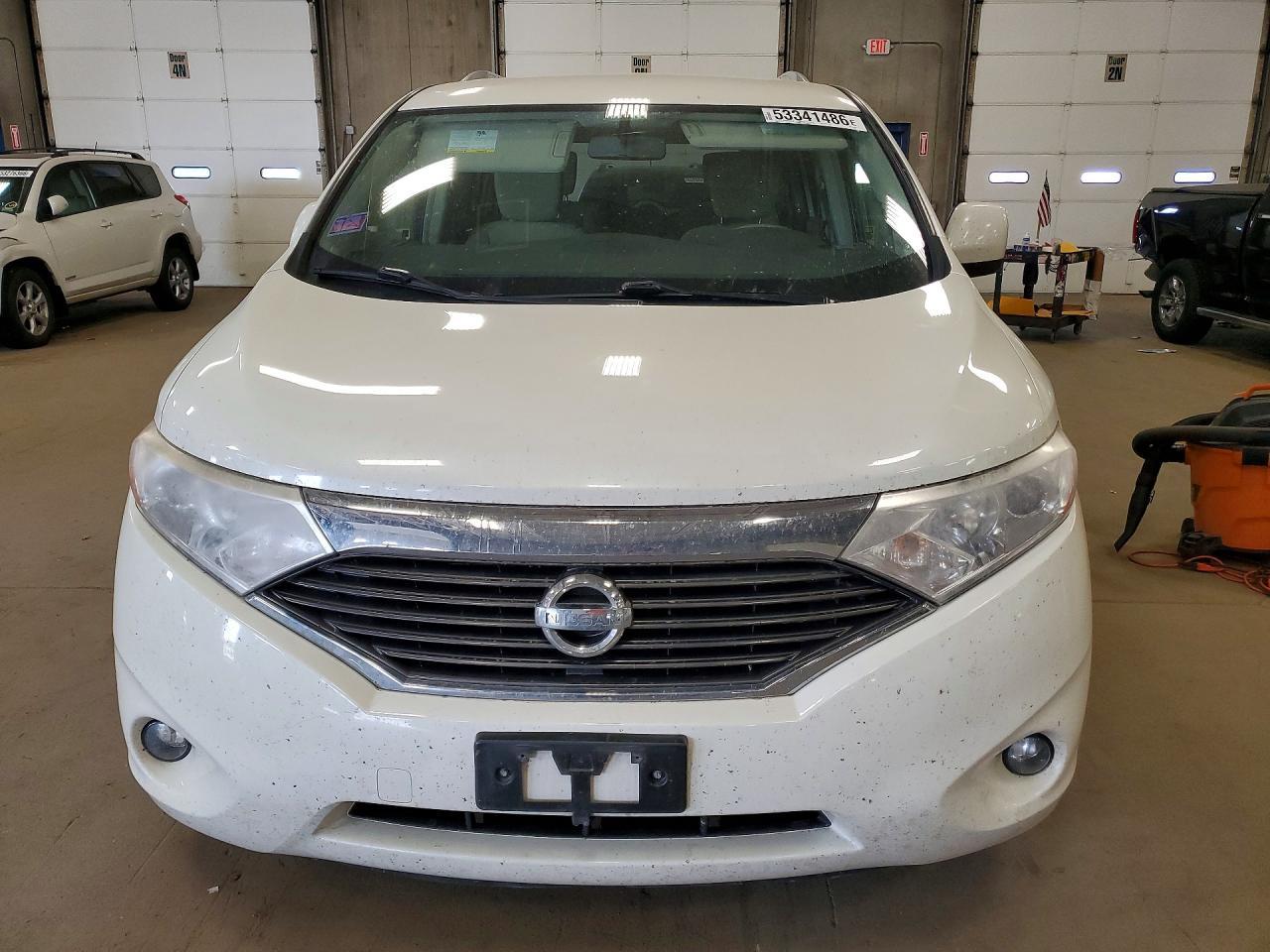 2016 NISSAN Quest