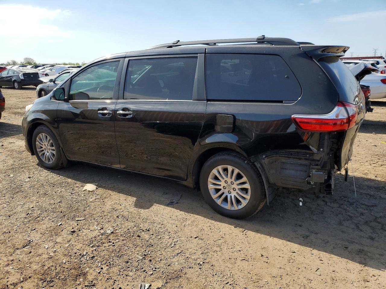 2017 TOYOTA SIENNA