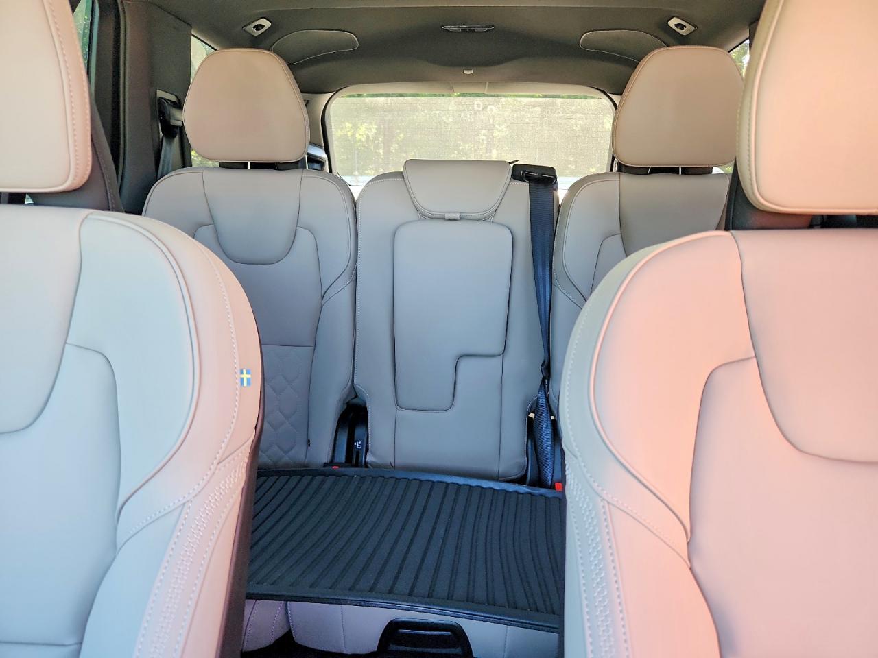 2025 VOLVO XC90
