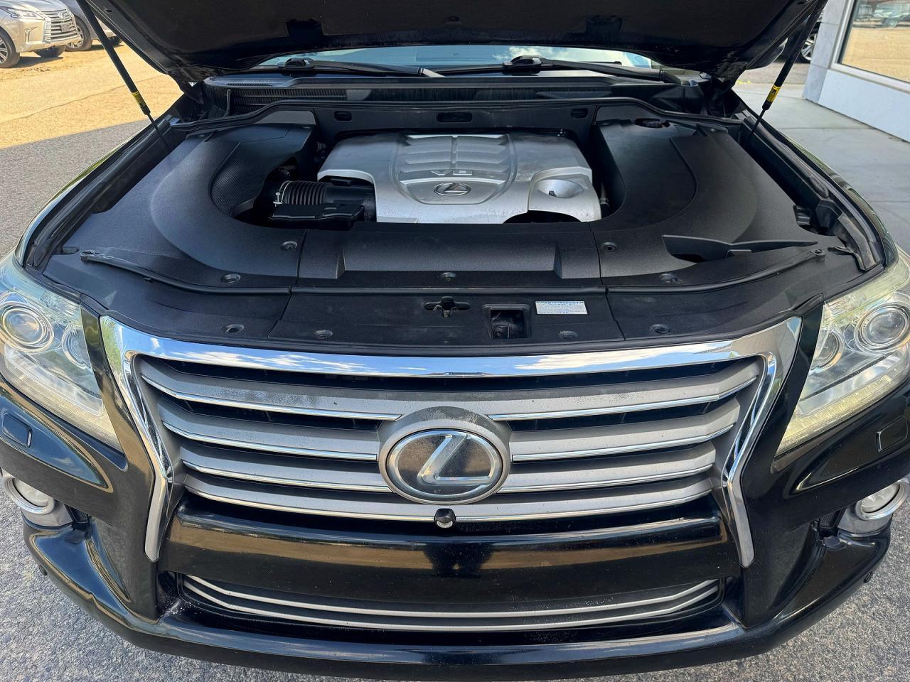 2015 LEXUS LX 570