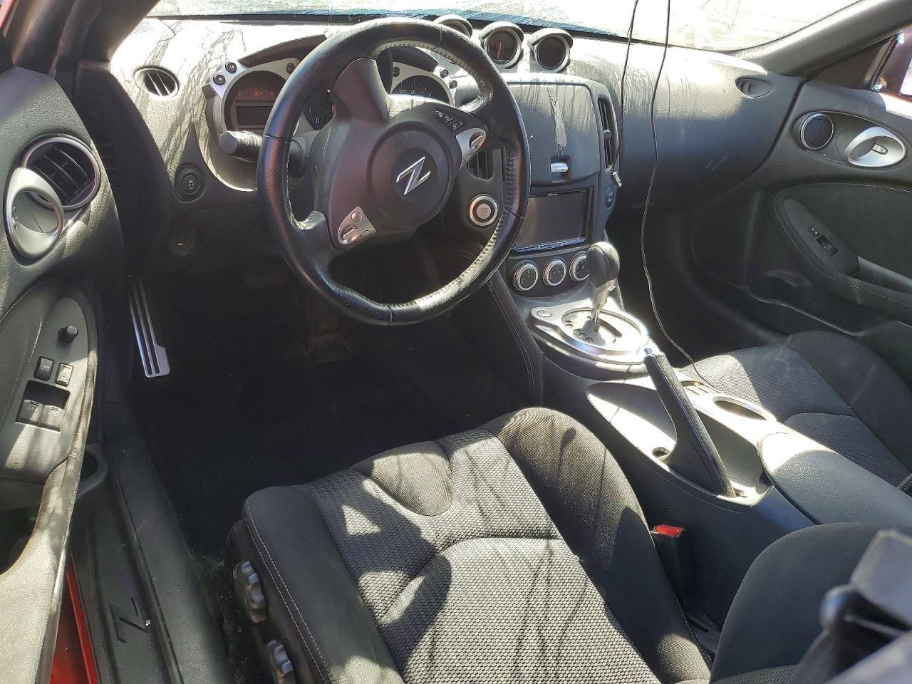 2015 NISSAN 370Z