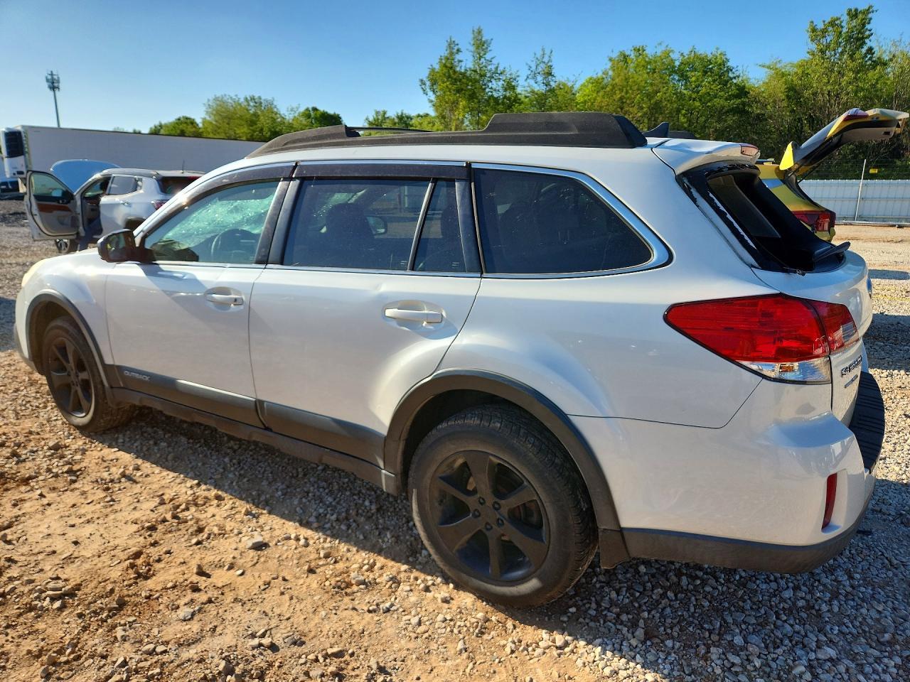 2013 SUBARU Outback