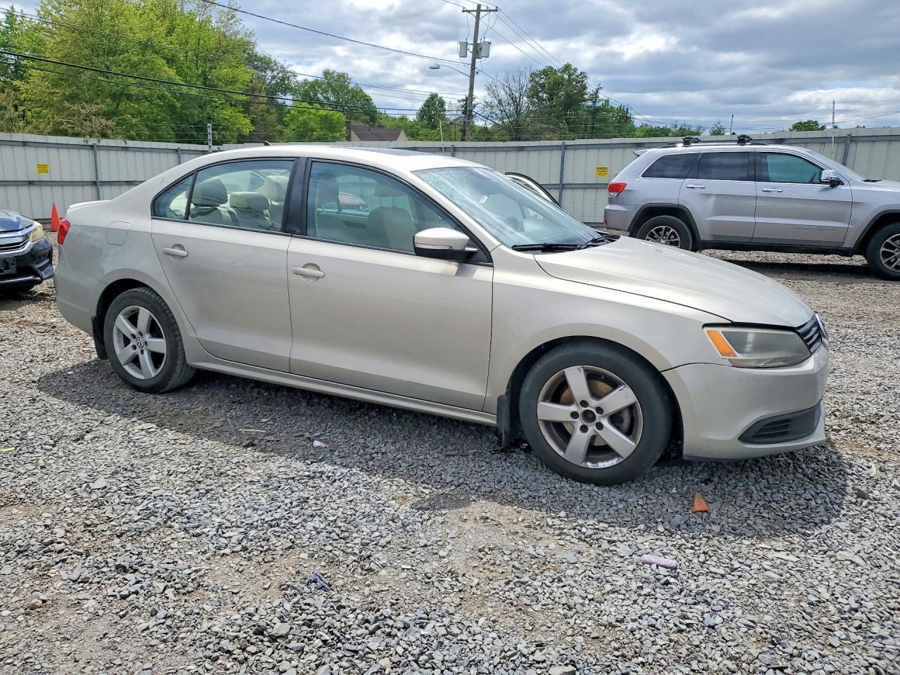 2012 VOLKSWAGEN JETTA