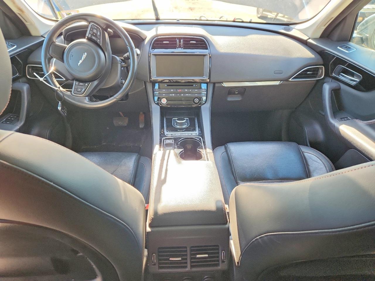 2017 JAGUAR F-Pace