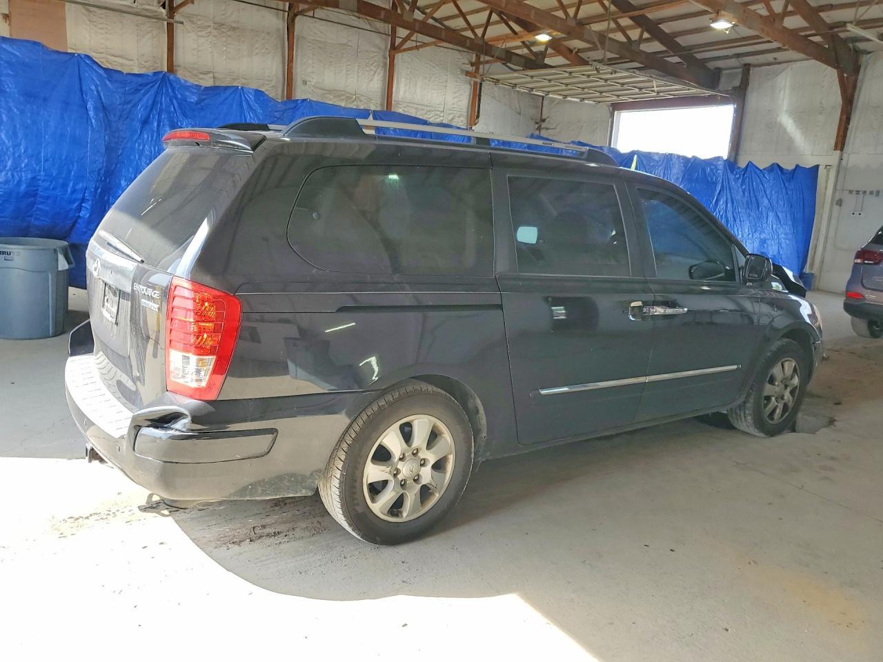2007 HYUNDAI Entourage