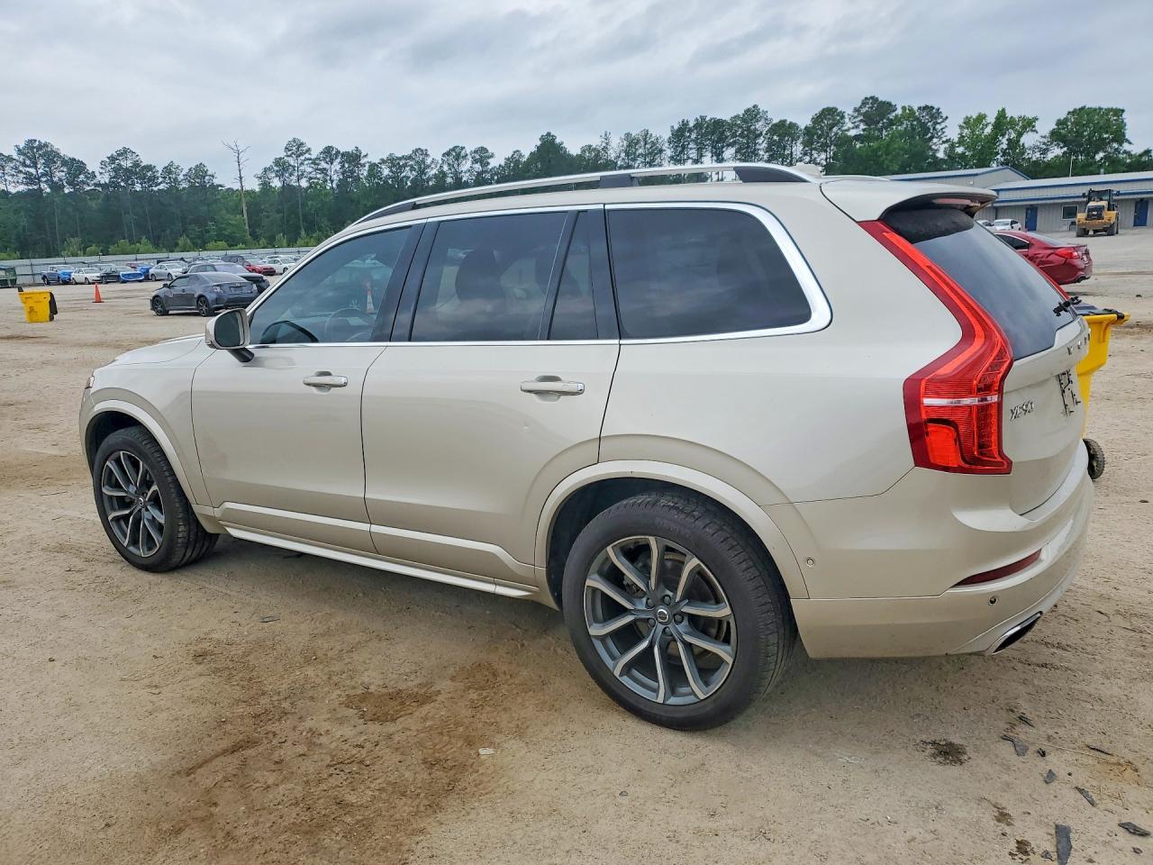 2018 VOLVO XC90